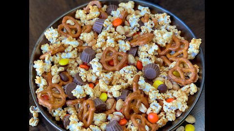 Cooking w/Caramel Eps. 2 - Halloween Snack Mix