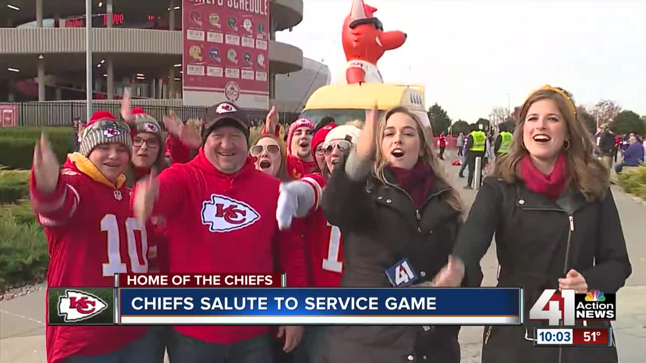 Chiefs fans tailgate