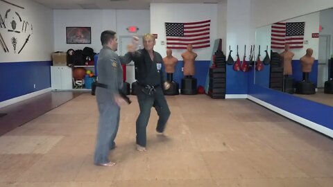 An example of the American Kenpo technique Flashing Mace