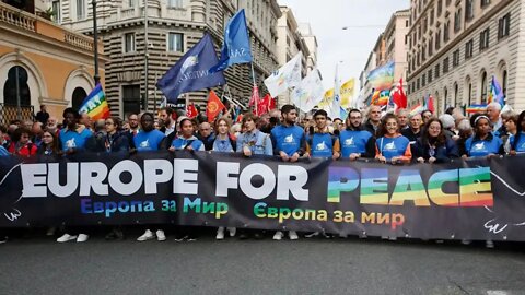 Thousands of Italians marched through Rome calling for peace and stop sending weapons to Ukraine