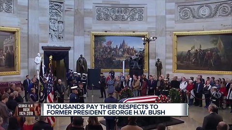 Public begins paying respects to George H.W. Bush