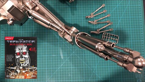 Building the T-800 Terminator Endoskeleton - Pack 7