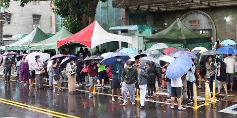 🔴梅雨灑毒？全台去年多死8000人、24歲女打3劑重症亡、視訊之亂、歐機場脫罩、譚德塞陸不可清零、2030前陸對台威脅、拜登擬調降中關稅、美4月CPI年增8.3趴、股市大跌、加密貨幣崩