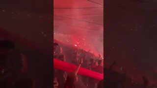 Torcida do Flamengo dando show no Maracanã contra o Galo