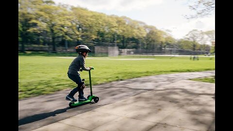 Talented Kid Makes An Insane Backflip On A Scooter and balance his self