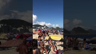 Copacabana dar pra ver de longe o pão de açúcar é o Cristo Redentor 31/12/19