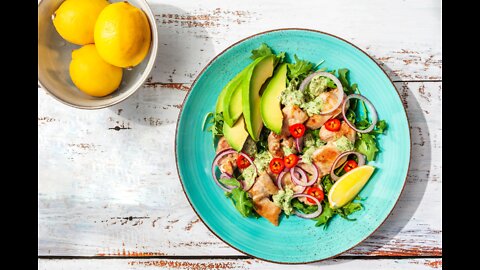 Keto chicken salad with a creamy dressing