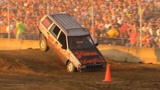 Jeep Grand Cherokee Tough Truck Racing