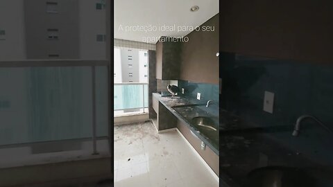 Apartamento protegido com galinhas voadoras