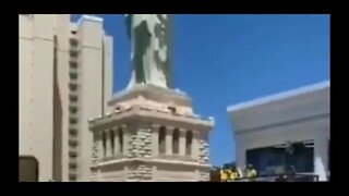 VIDEO PATRIOTAS MARCHAM NA FRENTE DA ESTATUA DA HAVAN CONTRA GILMAR MENDES. ESTATUA DA LIBERDADE