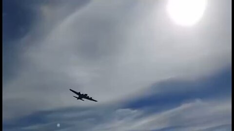 (WARNING GRAPHIC): Footage shows air collision of a B-17 bomber and smaller plane at Dallas airshow