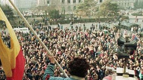 Euro Educația - Istoria Revoluției din 1989 în școli