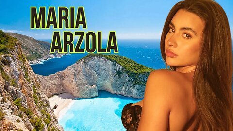Maria Arzola: Model, Instagram Sensation & Entrepreneur