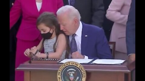 Biden Calls a Little Girl Over To Sit on His Lap, Then Tries To Sniff Her