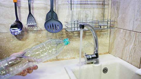 Simple life hack: Plastic bottle trick you need to know!