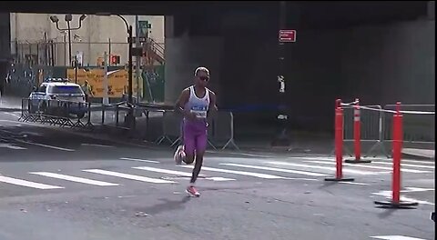 The Lead runner Daniel Do Nascimento in New York City marathon collapses 21 miles into the race