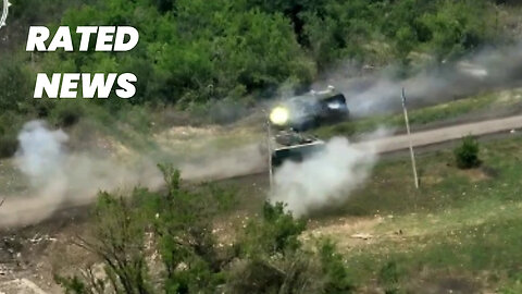 Bradley and BTR-82A Go Head to Head in Donetsk