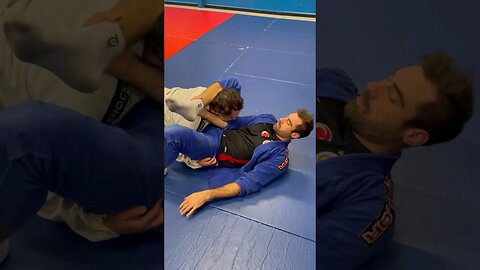 Triangle CHOKE | self defence Jiujitsu BJJ MMA