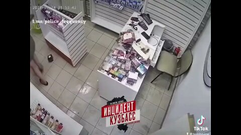 Meanwhile, in Russia... robber vs dildo! 😂😂😂😂