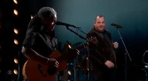 Amazing Performance Of Fast Car By Tracy Chapman and Luke Combs