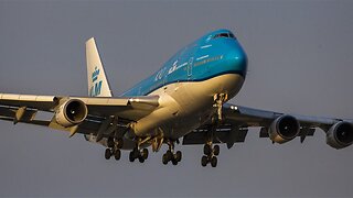 Insanely Close 747 Take Off