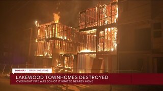 Townhomes destroyed, home damaged in Lakewood fire