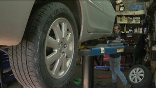 Milwaukee mechanics share tips to save money amid skyrocketing gas prices