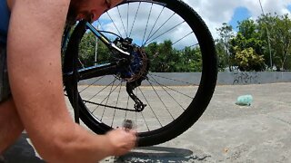 Dando um grau nos pneus da bike