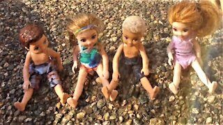 Swimming with Friends - Barbie's Twin Daughters Addie and Ashley