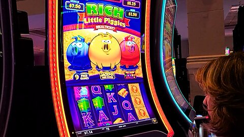 Lucky Wife WIN$$$ at Piggie Slots Paid for July 4 Picnic