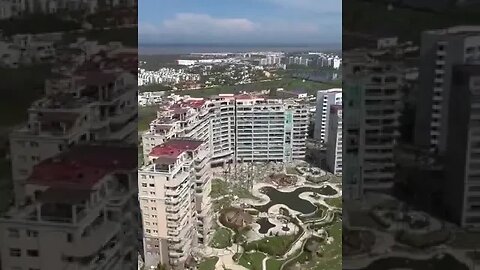 Acapulco, Mexico: That city is destroyed!!