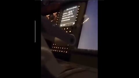 ‼️Pilot forgets his screen is set to "chemtrail option".‼️