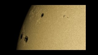 Huge Sunspots, Mantle Effects, Satellite Risk | S0 News Nov.5.2022