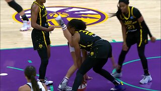 🤕 Nneka KICKED In The FACE By Kelsey Plum After Her Legs Go Sprawling, While Falling To The Ground