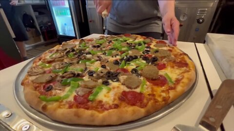 Alfonso's Pizzeria in Tampa celebrates 45 tasty years of old-school consistency