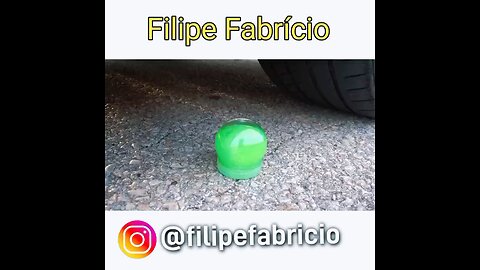 Esmagando coisas crocantes e macias de carro! CARRO EXPERIMENTAL vs BALÃO FANTA GIGANTE