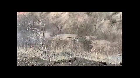 Ukraine ATGM misses the DPR tank