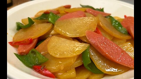 Fried Potato Chips with Green Peppers