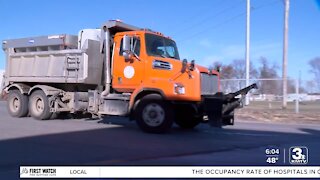 City crews pre-treating roads ahead of Friday snow