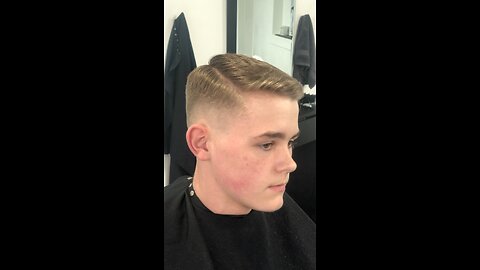 Side part | Low mid-fade/ bald