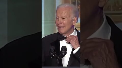 How to tie a tie (feat. Joe Biden)