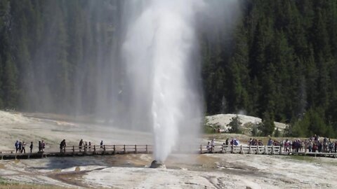 Beehive Geyser, Epic Yellowstone Geyser, bigger than OLD FAITHFUL!