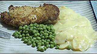 Au Gratin Potatoes, Panko Breaded Chicken Thighs & Buttery Peas