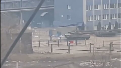 RUSSIAN TANKS ENTERING CITY OF TROSTYANETS, UKRAINE