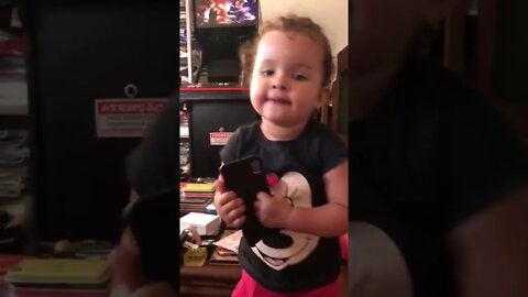 LINDA BÉBÉ CANTANDO MUSICA DO CAVALINHO - #shorts #linda #bebe #viral