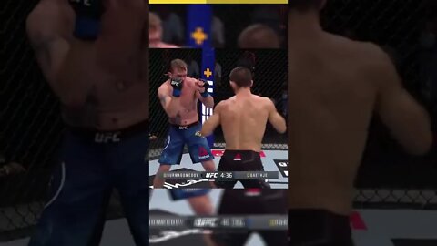 KHABIB NURMAGOMEDOV VS JUSTIN GAETHJE : HIGHLIGHTS