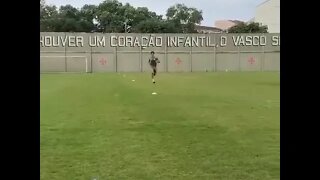 Germán Cano treinando em São Januário