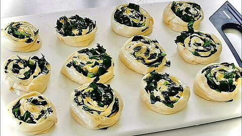 No Oven Twisted Spinach Dinner Roll - Yan Cooks Food
