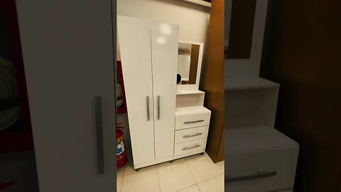 Item necessário para o bom funcionamento do quarto, o Roupeiro Onix é perfeito para o seu ambiente!