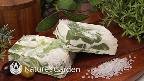 How to Create a Kiss Pour Soap with the Natures Garden Creative Team
